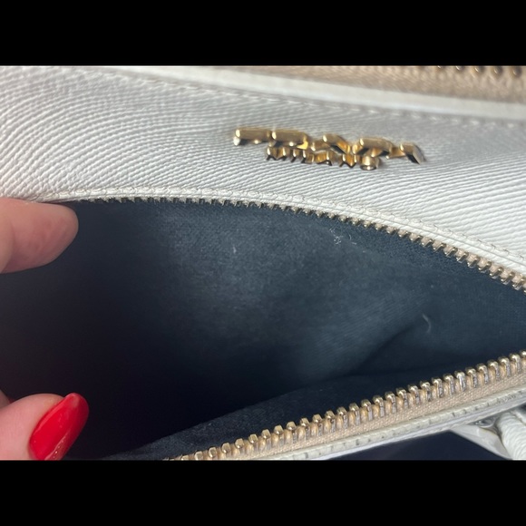 Prada Canapa Saffino Leather Large Tote with Strap - Picture 16 of 16